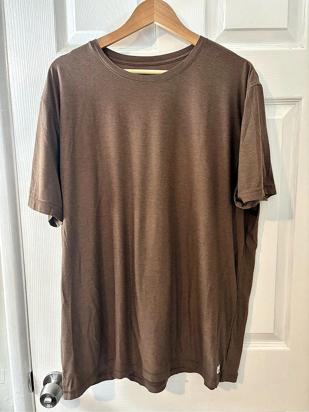 Vuori Tech Tee Short Sleeve Tee in Brown XXL